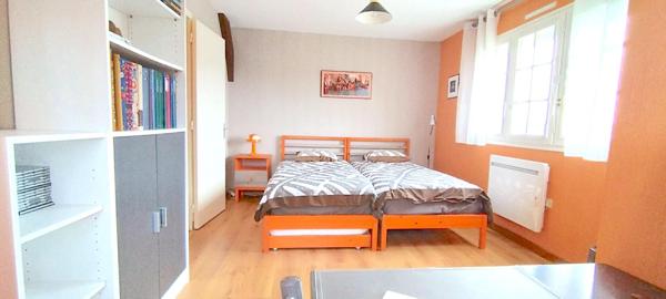 Maison familiale lumineuse - 3 ch + bureau -  Jardin 1200 m² - Bignoux