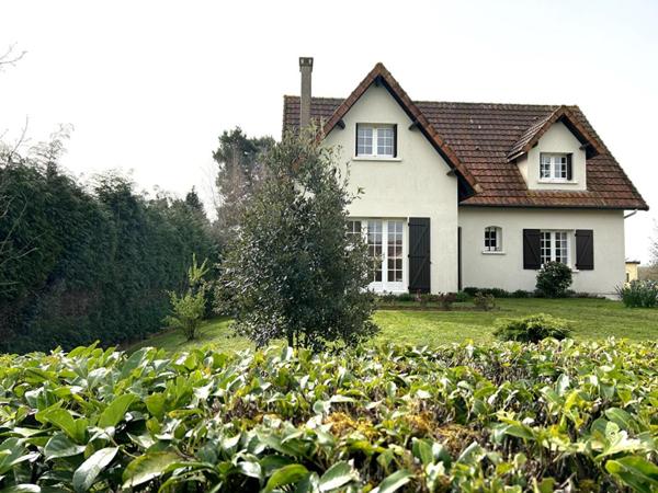 Maison familiale lumineuse - 3 ch + bureau -  Jardin 1200 m² - Bignoux