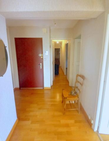 Appartement T4 lumineux de 80 m² – Plein centre-ville de Mayenne avec garage et cave