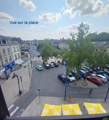 Appartement T4 lumineux de 80 m² – Plein centre-ville de Mayenne avec garage et cave