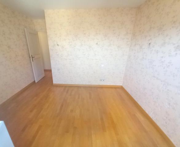 Appartement T4 lumineux de 80 m² – Plein centre-ville de Mayenne avec garage et cave