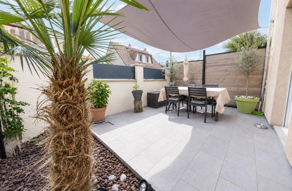 Maison 4 chambres avec jardin, garage et deux terrasses - Secteur recherché