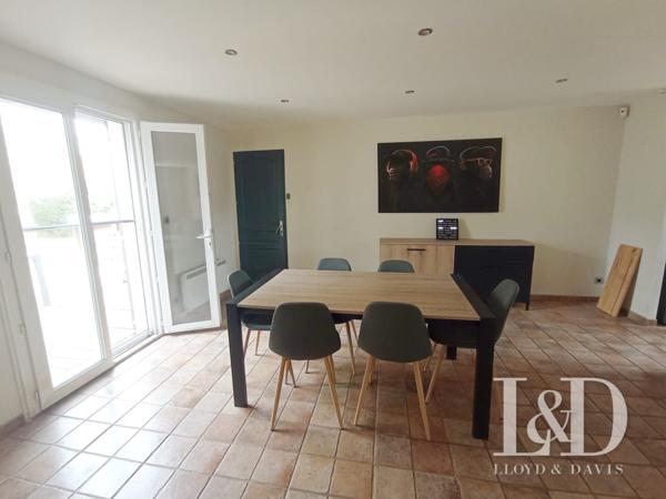 MAISON INDIVIDUELLE 117M2 - 4 CHAMBRES - PISCINE ET JARDIN- À 15 MINUTES DE SENS