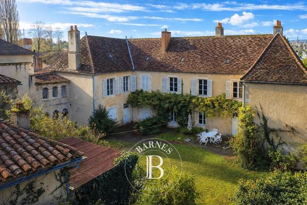 Montmorillon, Maison 6 Chambres -  396 m² à vendre