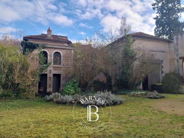 Montmorillon, Maison 6 Chambres -  396 m² à vendre