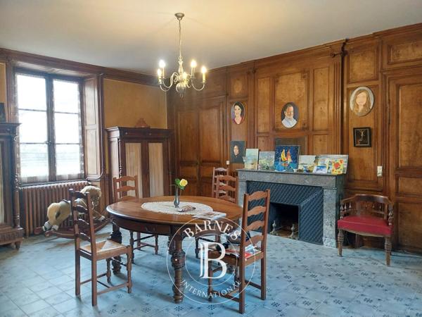 Montmorillon, Maison 6 Chambres -  396 m² à vendre