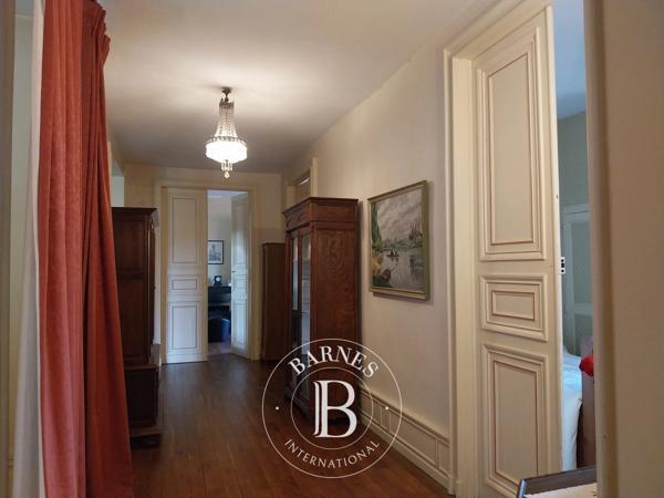 Montmorillon, Maison 6 Chambres -  396 m² à vendre