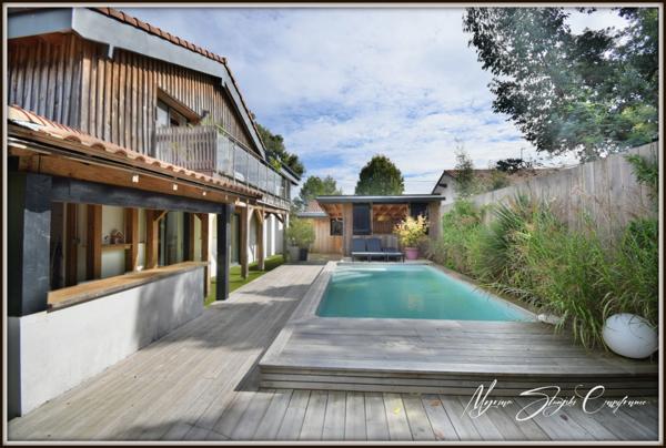 Superbe maison à vendre 8 pièces SOUSTONS (40) PROCHE DU LAC AU CALME.