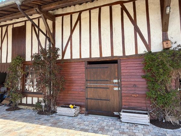 CORPS DE FERME RÉNOVÉ AVEC DÉPENDANCES ET PARC ARBORÉ