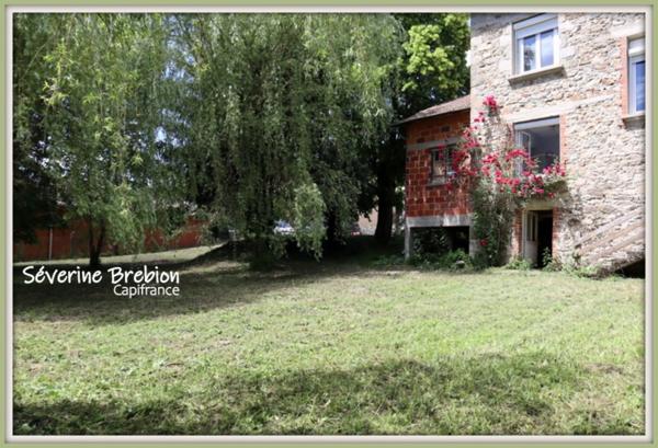 Maison rénovée, 3 chambres, terrain, garage VISCOMTAT (63)