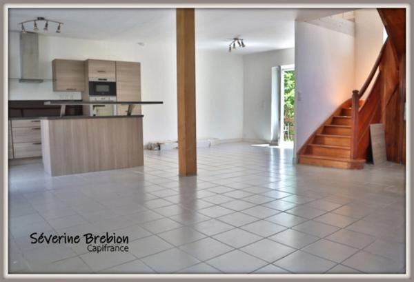 Maison rénovée, 3 chambres, terrain, garage VISCOMTAT (63)