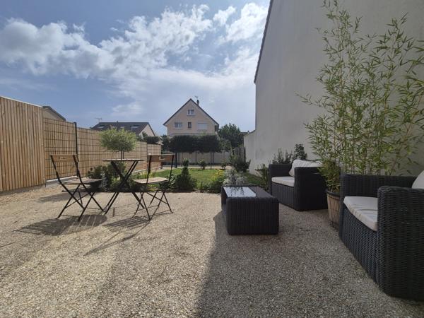 Coignières (78310) Maison Neuve proche Le Mesnil Saint Denis