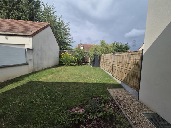 Coignières (78310) Maison Neuve proche Le Mesnil Saint Denis