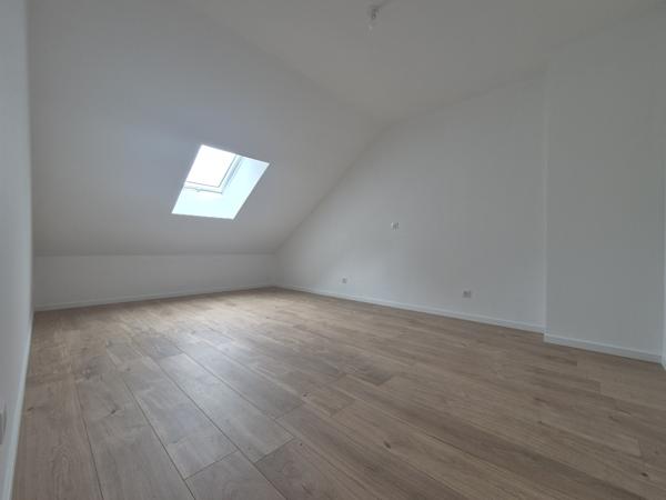 Coignières (78310) Maison Neuve proche Le Mesnil Saint Denis