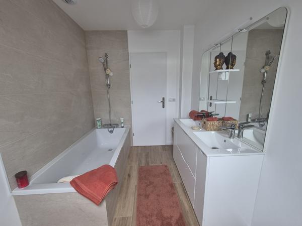 Coignières (78310) Maison Neuve proche Le Mesnil Saint Denis