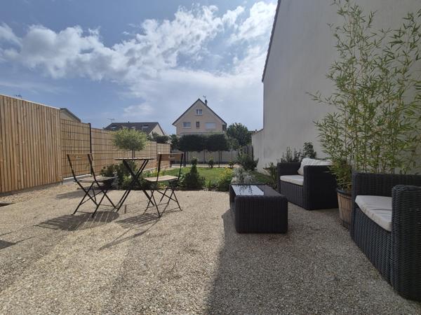 Coignières (78310) Maison Neuve proche Le Mesnil Saint Denis