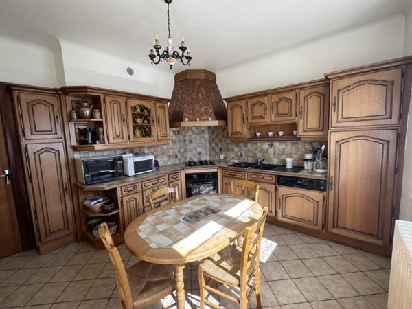Maison 180 000 € Thiviers 5 p 173 m² DPE E