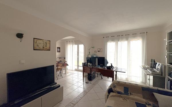 Appartement à vendre    3 pièces • 60 m2 Toulon