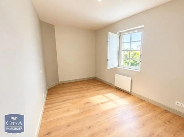 Appartement à louer 3 pièces 65.33m² Chinon (37500)