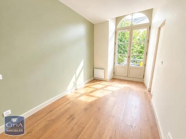Appartement à louer 3 pièces 65.33m² Chinon (37500)