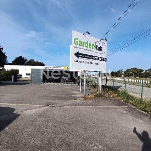 A louer terrain commercial pleine visibilité RN 165 Ploeren 923m²