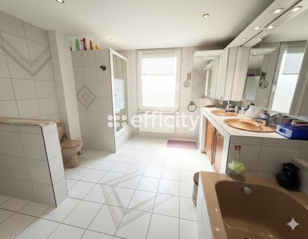 Maison 8 pièces - 200 m² Exclusivité efficity