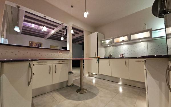 Appartement à vendre    3 pièces • 72,84 m2 Saint-Étienne