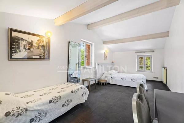 Propriété d’Exception à Biot : Deux Villas Idéales pour Chambres Biot