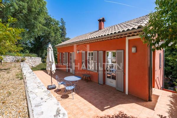 Propriété d’Exception à Biot : Deux Villas Idéales pour Chambres Biot
