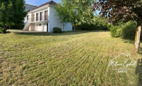 Maison de 113 m² habitables avec rez-de-jardin de même superficie – Terrain de 1 536 m² – La Rochefoucauld