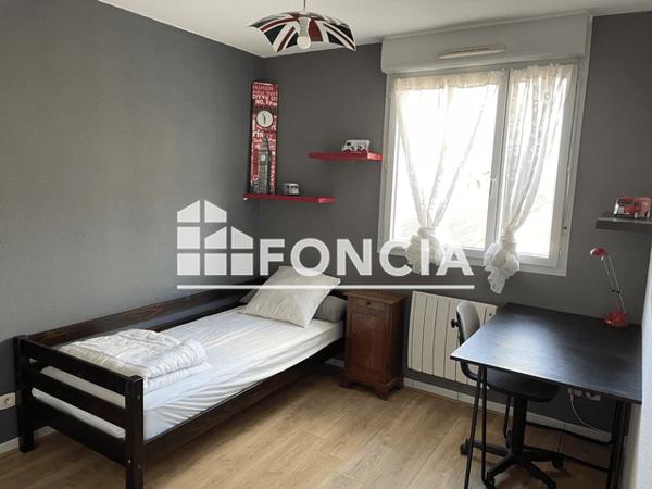 Location Appartement meublé 3 pièces 72.55 m² - BATIMENT 10 L'isle Jourdain 32600