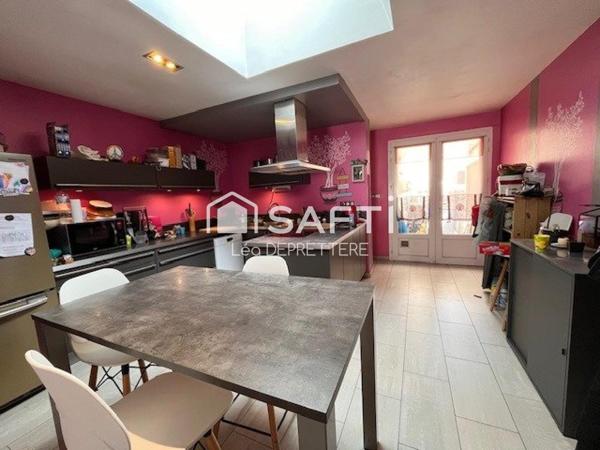 Maison de ville beaux volumes