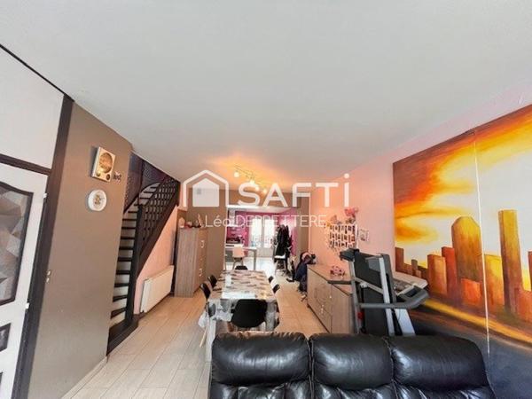 Maison de ville beaux volumes