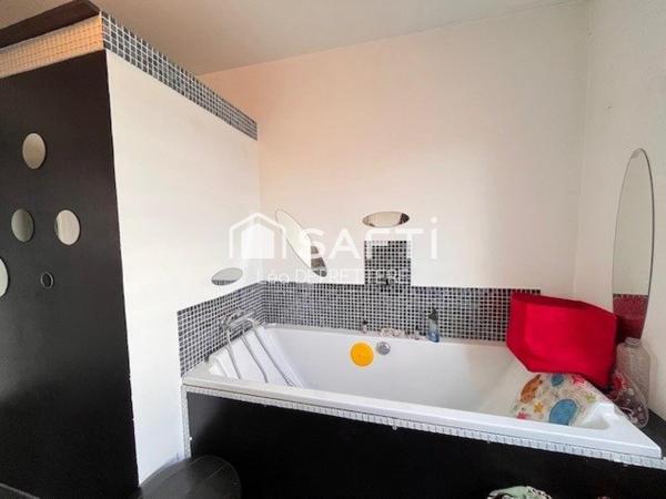 Maison de ville beaux volumes