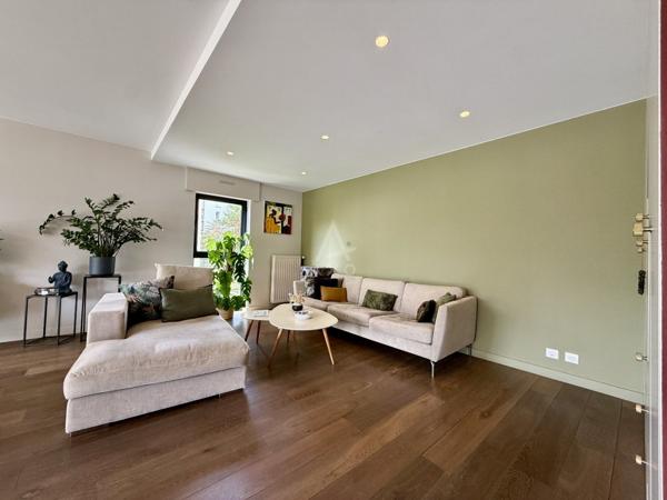 Rennes Mail Mitterrand, appartement T4 de 97 m² avec vue Vilaine, triple exposition et double garage