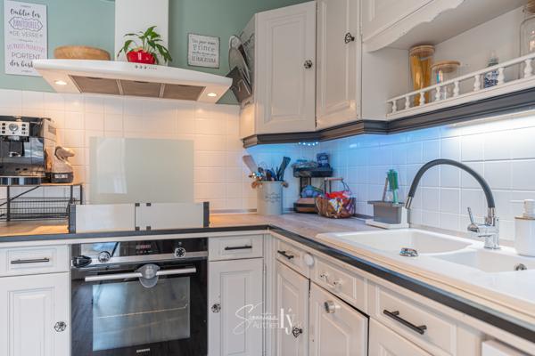 Maison
         5 pièces
        - 101 m² Exclusivité 159 000 € *