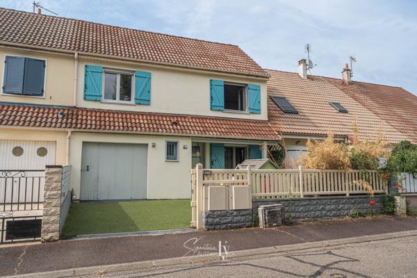 Maison
         5 pièces
        - 101 m² Exclusivité 159 000 € *