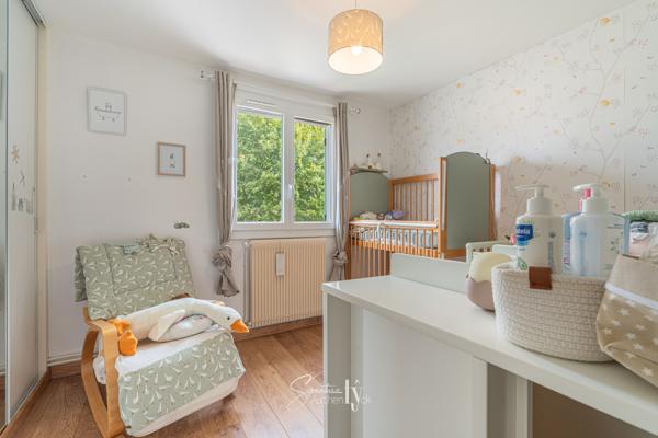 Maison
         5 pièces
        - 101 m² Exclusivité 159 000 € *