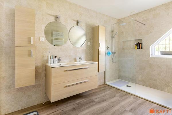 Maison familiale avec grand jardin et véranda