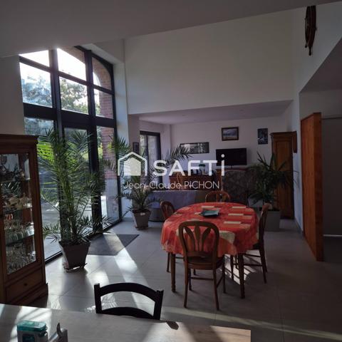 Propriété d’exception sur la commune d’Aron, à seulement 5 minutes de Mayenne