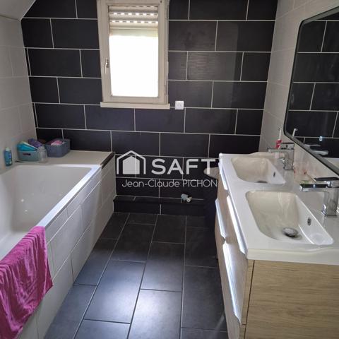 Propriété d’exception sur la commune d’Aron, à seulement 5 minutes de Mayenne