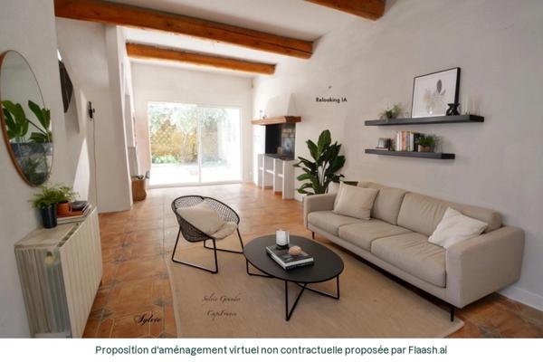 Dpt Bouches du Rhône (13), à vendre MIRAMAS maison P6 de 124 m² - 5 chambres cour arborée