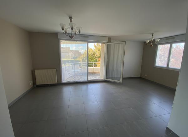 Appartement Dijon 5 pièce(s) 82.03 m2 + terrasse + garage cave + place de parking