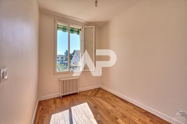 Maison Rueil Malmaison 4 pièce(s) 75 m² 550 000 € **  - Référence  19897