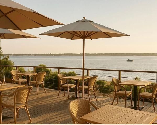 GUJAN-MESTRAS VENDS FOND DE COMMERCE RESTAURANT AVEC EMPLACEMENT