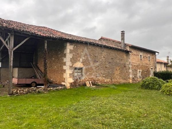 SAUZAY VAUSSAIS - MAISON A RENOVER AVEC GRANGE