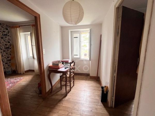 SAUZAY VAUSSAIS - MAISON A RENOVER AVEC GRANGE