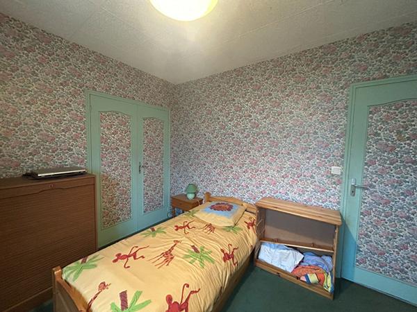 Maison des années 70 avec plus de 2500m2 de jardin située à Voivres-Les-Le-Mans