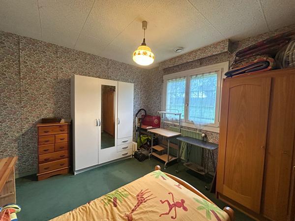 Maison des années 70 avec plus de 2500m2 de jardin située à Voivres-Les-Le-Mans