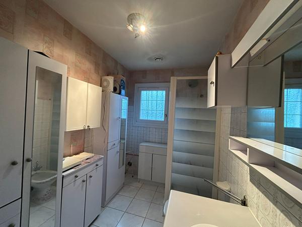 Maison des années 70 avec plus de 2500m2 de jardin située à Voivres-Les-Le-Mans